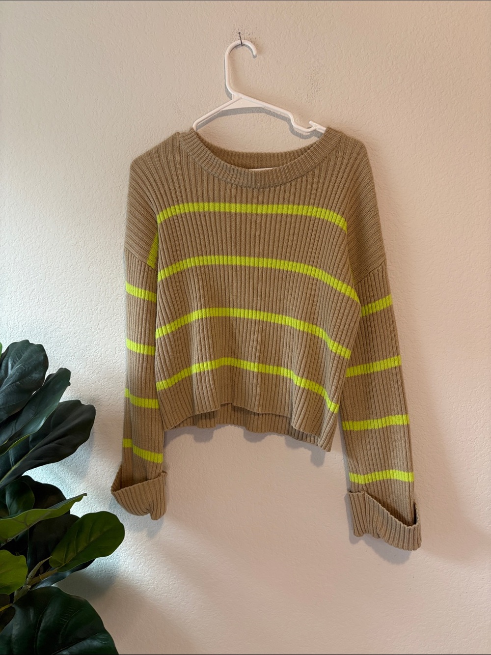 Evereve Oat Tan & Neon Yellow Emma Crew Ribbed Striped Sweater small